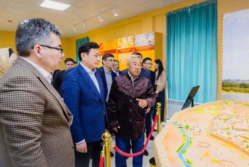 Алтай Кульгинов ознакомился со строительством визит-центра в Атырауской области