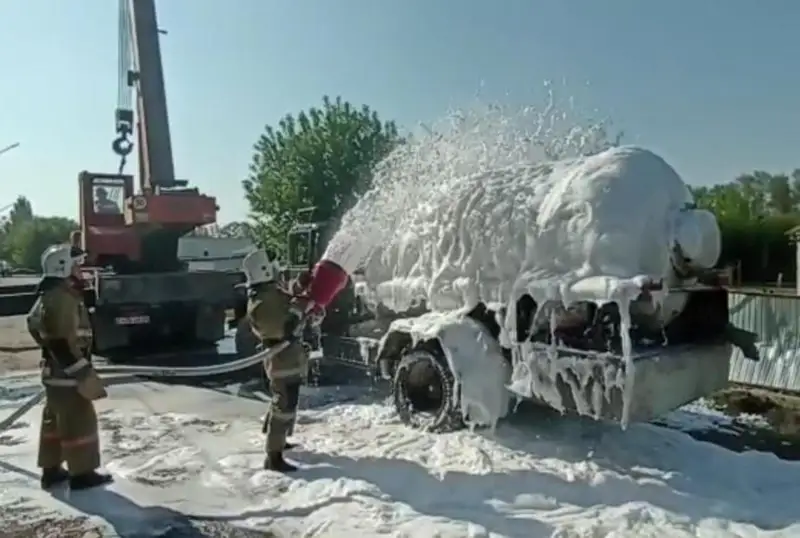 Газовоз опрокинулся в Жетысуской области