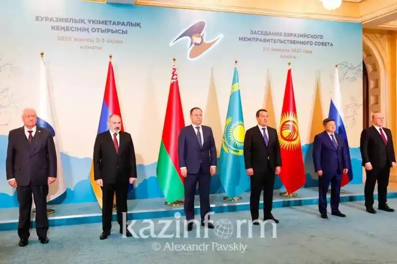 Евроосиё ҳукуматлараро кенгашининг кичик таркибдаги йиғилиши бўлиб ўтди