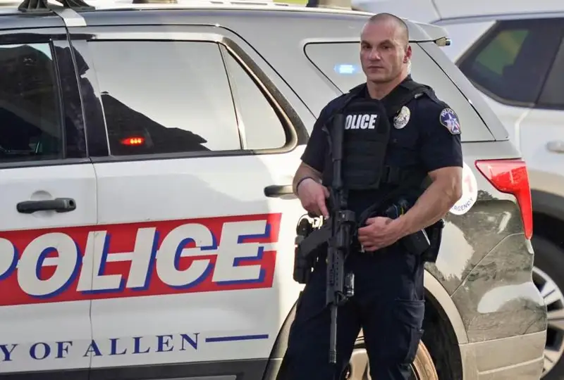 Восемь человек погибли при стрельбе в торговом центре в США