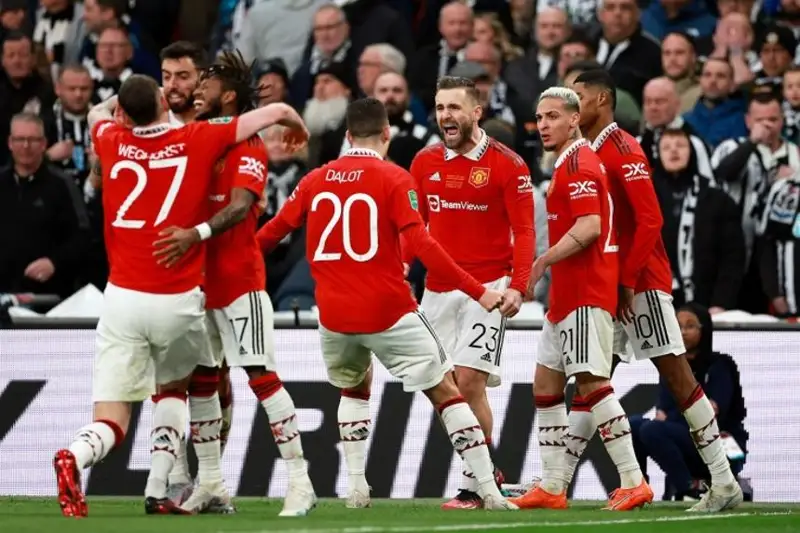 Fýtbol: «Manchester ıÝnaıted» 6 jyldan keıin alǵashqy tıtýlyna qol jetkizdi