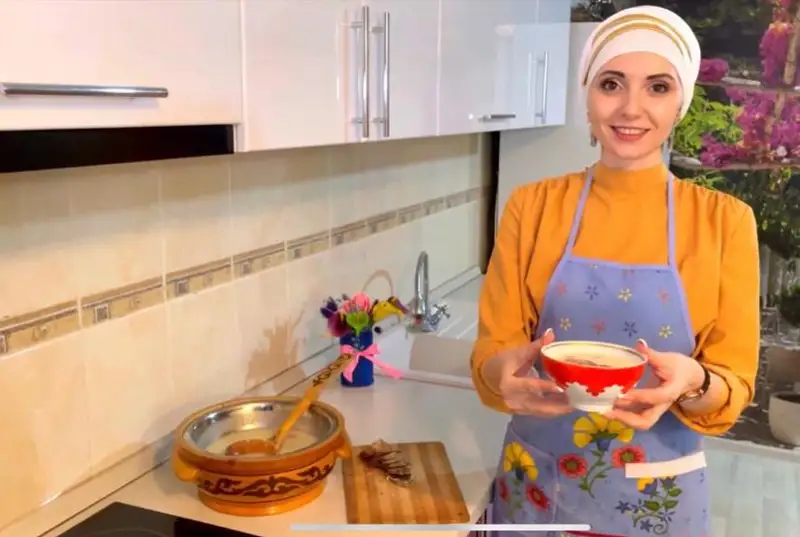 Óskemendik kelinshek Naýryzda 3 ulttyń ókiline dastarhan jaıady