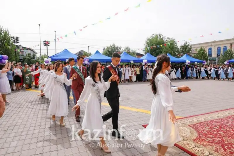 Túrkistan oblysynda bıyl 30 myńnan astam oqýshy mektep bitiredi