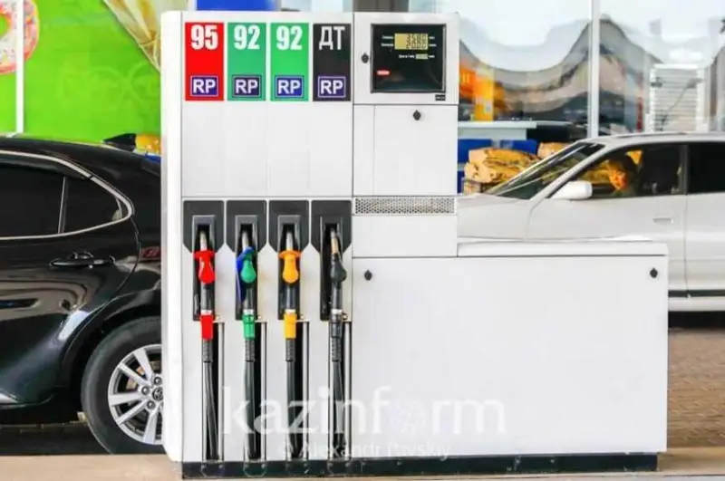 Повышение цен на бензин пока не ожидается - глава Минэнерго