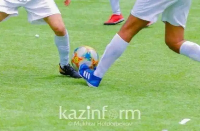 Fýtbol: «Oqjetpes» eki oıyn qatarynan qarsylastaryn iri eseppen jeńdi