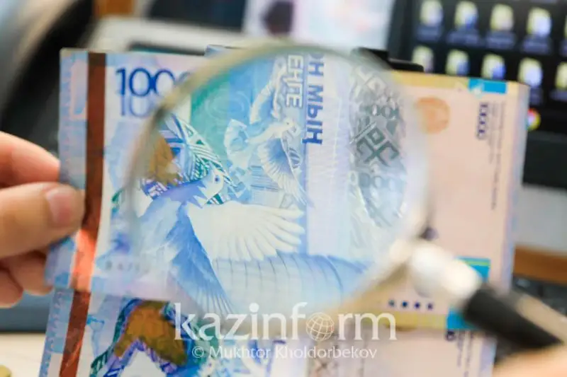 Mamandar 2 mln teńgege deıin aılyq suraıdy, jumys berýshiler maksımým 700 myń usynady
