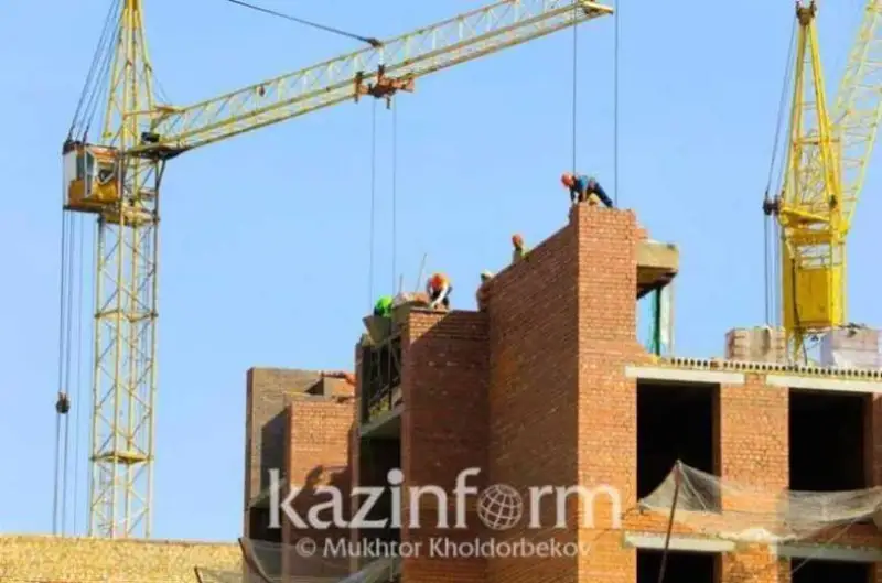 Aqtaýda 11 turǵyn úı zańsyz salynǵan