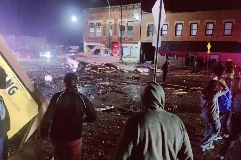 При обрушении крыши театра на концерте в США погиб человек