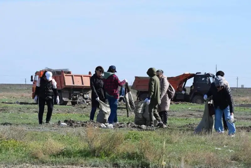 Свыше 30 тонн мусора собрали за выходные в Атырау