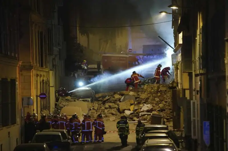 Обрушение жилого дома в Марселе: обнаружены 2 тела