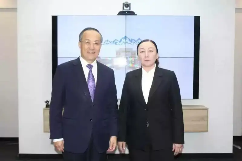 Қозоғистон ва Хитой олимлари ҳамкорликда ёшлар ўртасида илм-фанни тарғиб қилади