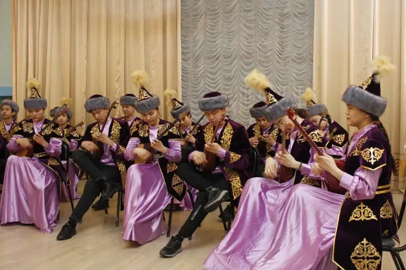 Более семи тысяч детей приняли участие в челлендже по игре на домбре в Акмолинской области