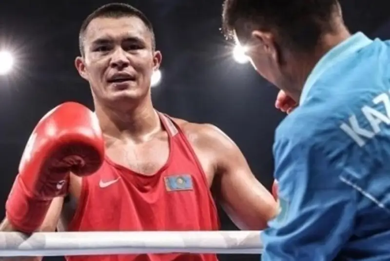 Камшыбек Кункабаев отправил в нокдаун олимпийского чемпиона на ЧМ по боксу