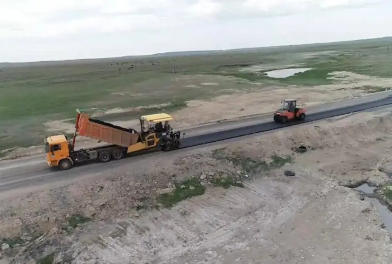 Дороги до Баянаула начали ремонтировать в Карагандинской области