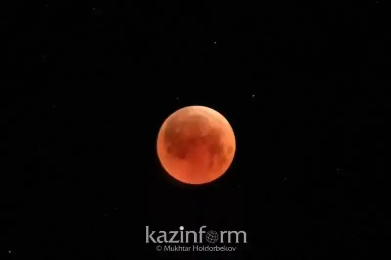 Бразилиялик рассом Ойга бадиий голограмма юбормоқчи