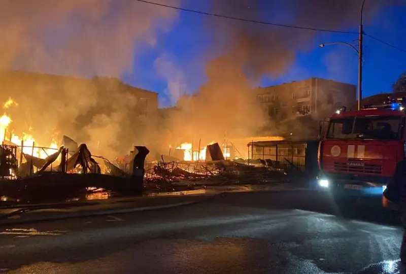 Четыре газбаллона взорвались в горящем кафе в Бурабае