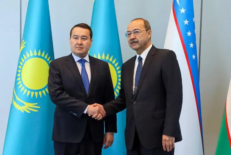 Qazaqstan men Ózbekstan arasyndaǵy ózara taýar aınalymyn $10 mlrd-qa deıin ulǵaıtý kerek - Álıhan Smaıylov