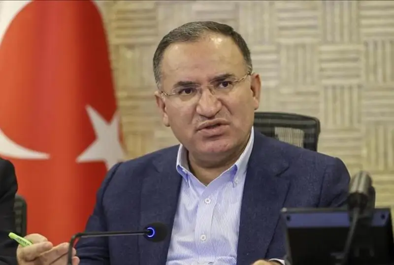 Все причастные к обрушению домов в зоне землетрясения понесут наказание - министр юстиции Турции