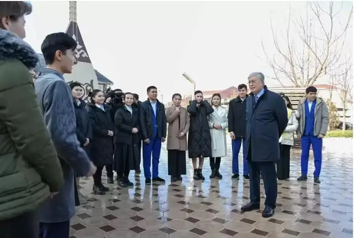 مەملەكەت باسشىسى تاراز قالاسىنداعى ستۋدەنتتەر ۇيىنە باردى