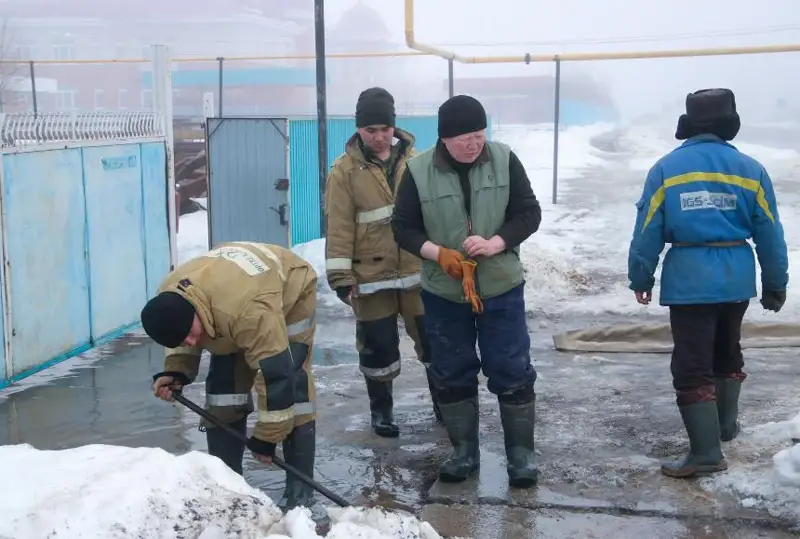 Батыс Қазақстанда ауылға су кіріп, 44 адам эвакуацияланды