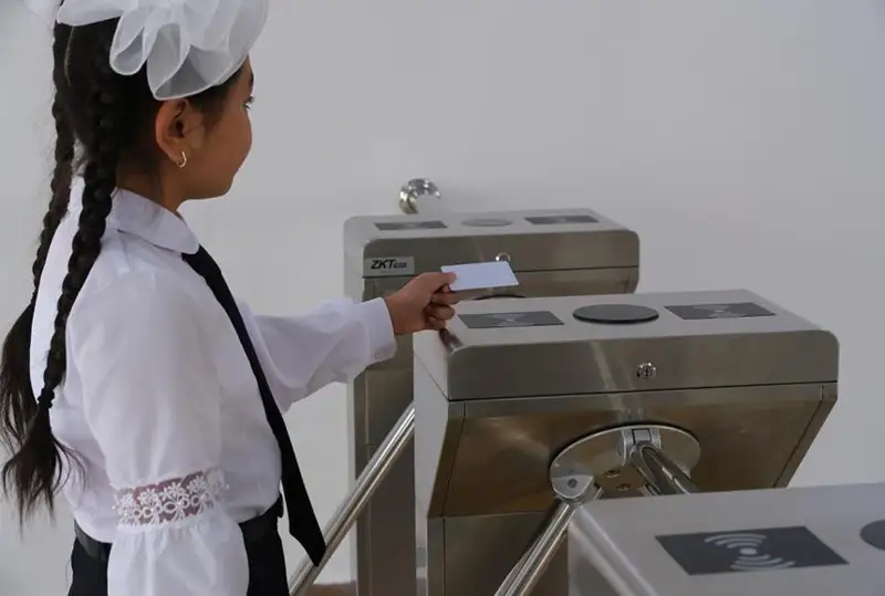 الماتىنىڭ مەكتەپتەرى كەشەندى قاۋىپسىزدىك جۇيەسىنە قوسىلادى - فوتو