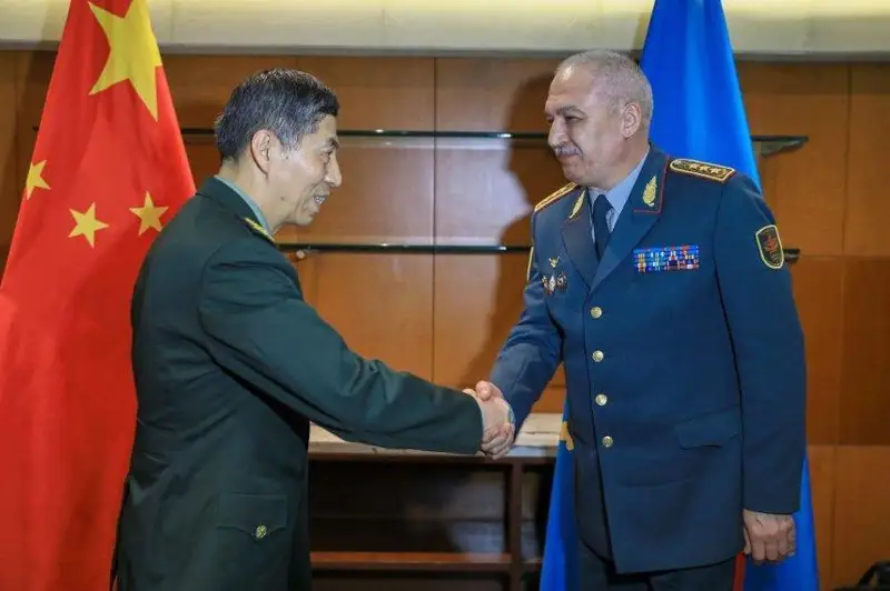 Қозоғистон ва Хитой Мудофаа вазирлари Нью-Деҳлида учрашди