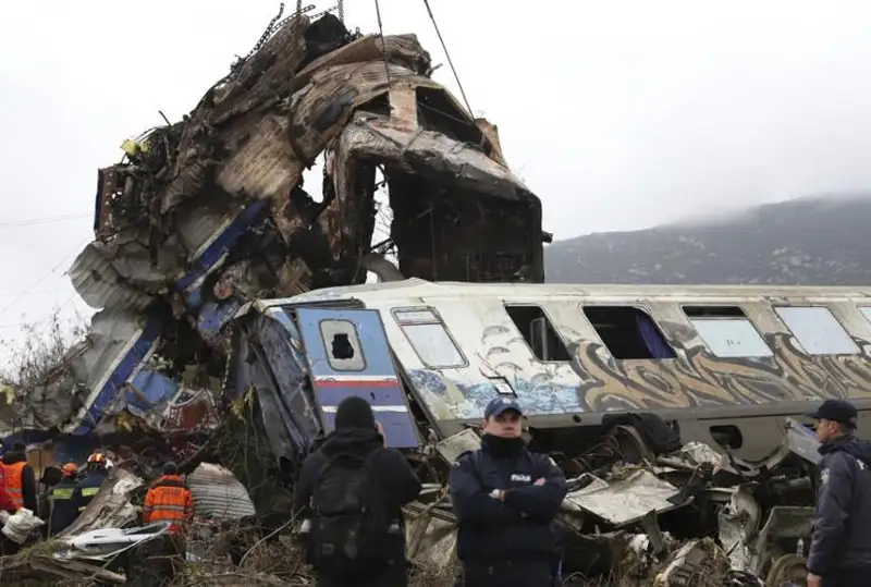 Число погибших при столкновении поездов в Греции достигло 46