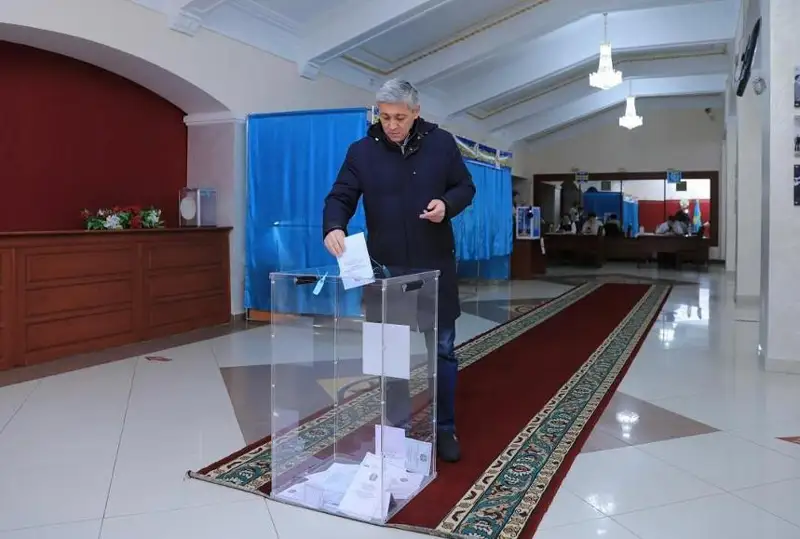 Ермаганбет Булекпаев проголосовал на выборах в Мажилис и маслихаты