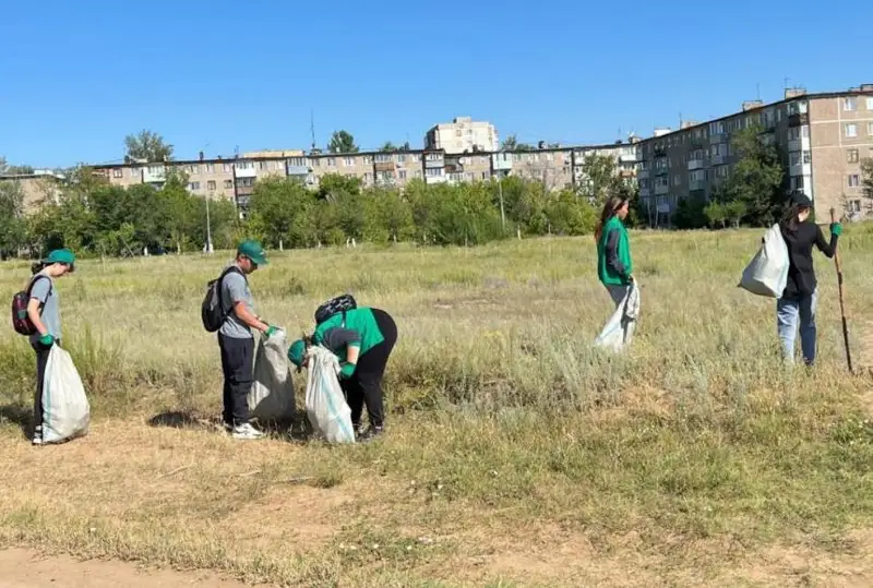 Более 4 тонн мусора собрала молодежь в Шахтинске