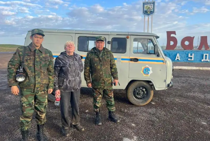 Всю ночь искали заблудившуюся в горах женщину в Алматинской области