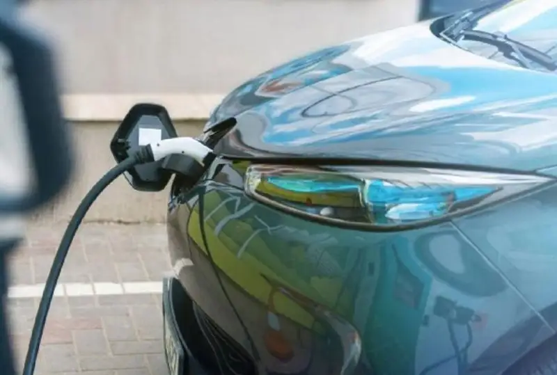 Эрон шу ойда илк маҳаллий электромобилини тақдим этади