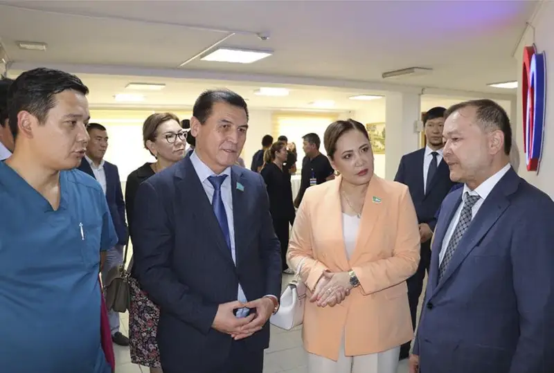 Сенаторы посетили Центр сердца в Шымкенте