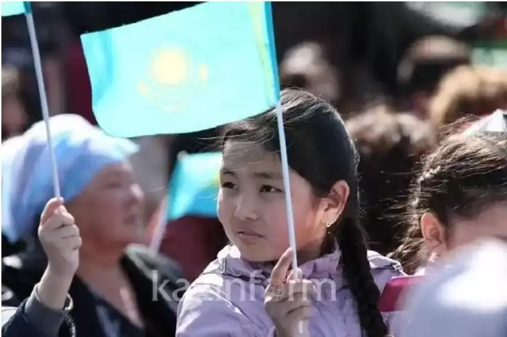 سولتۇستىك قازاقستاندا ون جىلدا حالىق سانى 7,3 پايىز ازايعان، ورتاشا جالاقى - 177 مىڭ تەڭگە