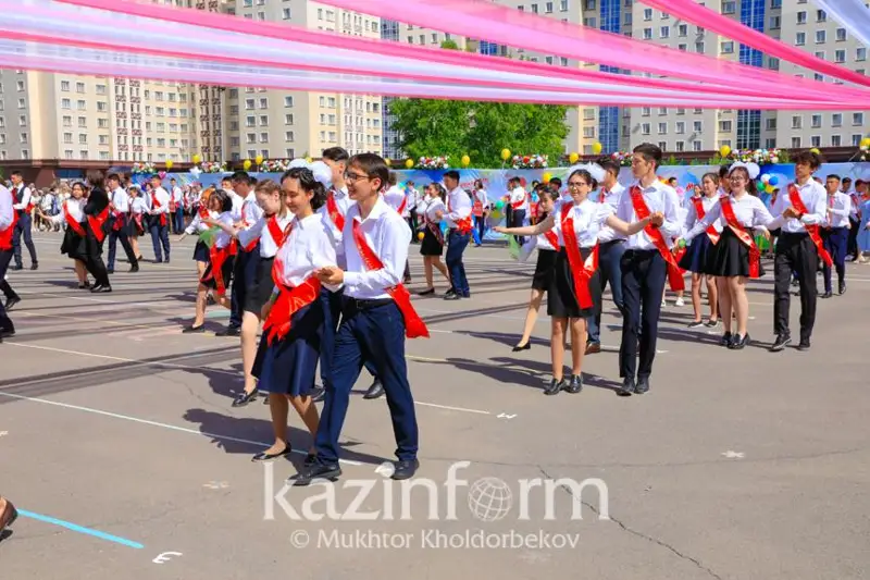 Традиция проведения торжественных линеек в конце учебного года не отменена – Минпросвещения РК