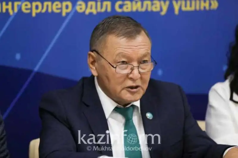 Memleket basshysy ózgeristerdi ózinen bastady – zańger Prezıdent Joldaýynyń oryndalýy týraly
