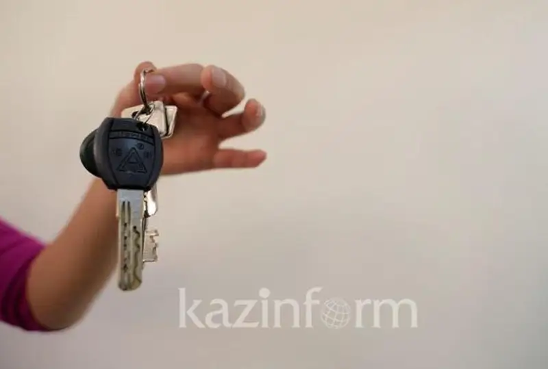 Mańǵystaýda dıplommen aýylǵa barǵan jas mamanǵa úı alýǵa 5 mln teńge kómek beriledi