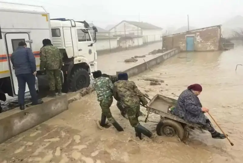 تۇركىستان وبلىسىنداعى سۋ تاسقىنى: 200-دەن استام ادام ەۆاكۋاتسيالاندى