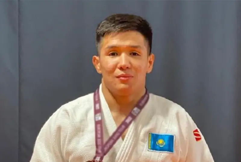 قىتايداعى جازعى ۋنيۆەرسيادا: قازاقستان قورجىنىنا العاشقى مەدال ءتۇستى