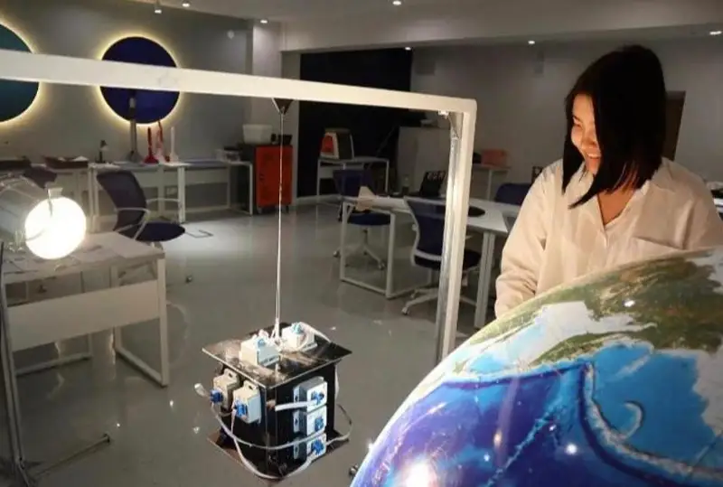 Десятиклассница из Алматы изобрела наноспутник