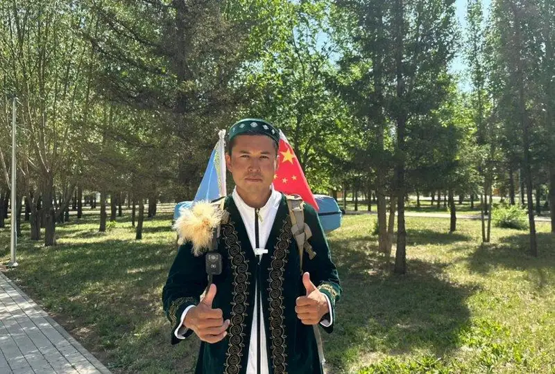 ەكى اياق كيىم توزدى، شايانداردان شوشىپ وياندىم - قىتايدان جاياۋ جەتكەن مارافونشىمەن سۇحبات