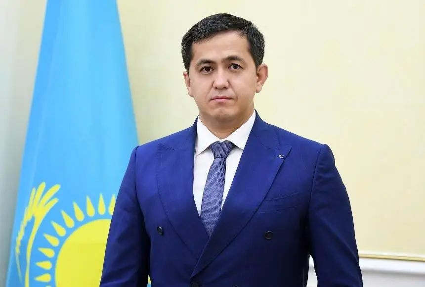 Әдемі фигуралар мен жүздері бар қыздардың жыныстық қатынасқа түскен видеолары