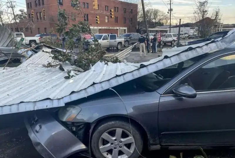 АҚШда торнадо оқибатида етти киши ҳалок бўлди