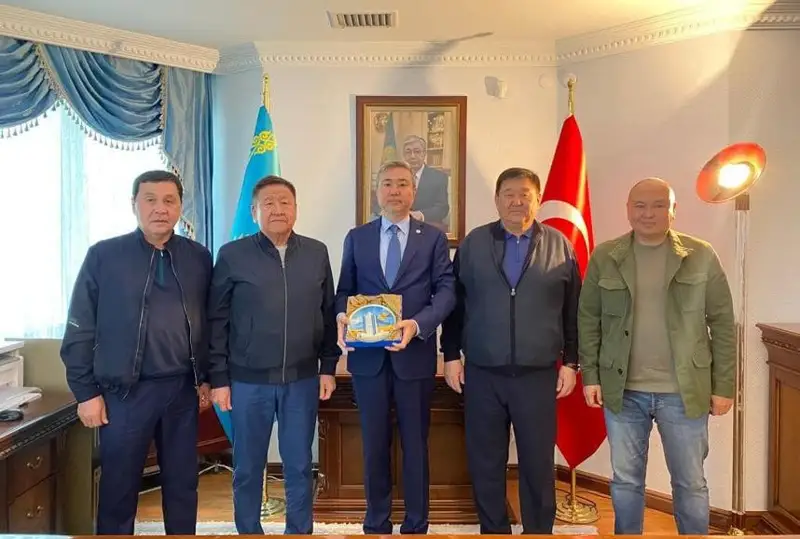 Májilis depýtaty Erlan Saıyrov Túrkııadaǵy saılaýdyń qalaı ótip jatqanyn aıtty