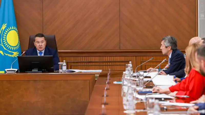Состоялась встреча Премьер-Министра РК Алихана Смаилова с представителями среднего бизнеса