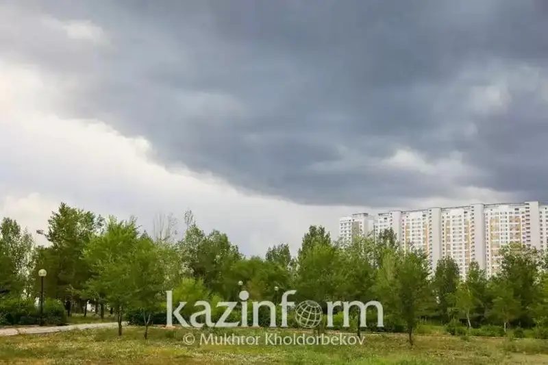 Штормовое предупреждение объявлено в восьми областях Казахстана