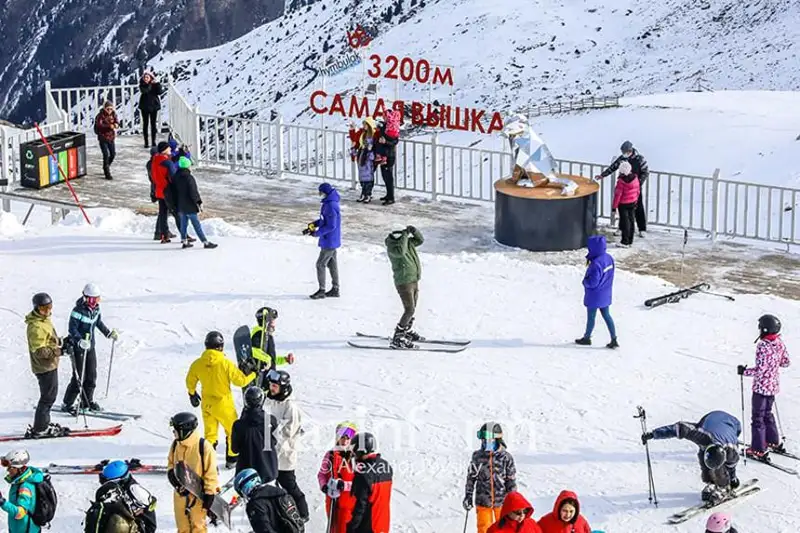 Принц Гарри рассказал о визите на Шымбулак в своих мемуарах
