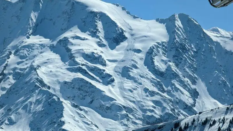法国东南部发生雪崩造成至少4人丧生2人失踪