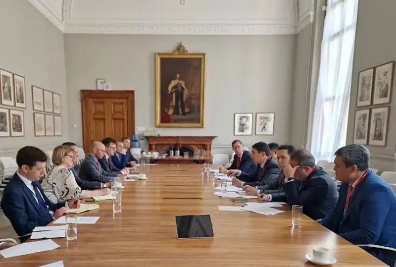 Лондонда Қозоғистон нефтини Каспий қувурлари консорциуми орқали ташиш масаласи муҳокама этилди