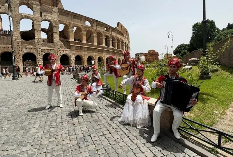 كوشپەندىلەر اۋەنى: قۇرمانعازى وركەسترى ريم قالاسىندا كۇي تارتتى