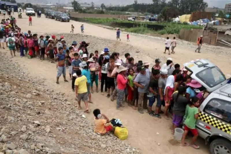 Перу ҳукумати 131 та туманда фавқулодда ҳолат эълон қилди